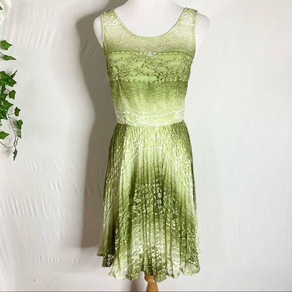 Betsey Johnson Green Ombré Floral Lace Sleeveless Dress Small - Picture 1 of 8